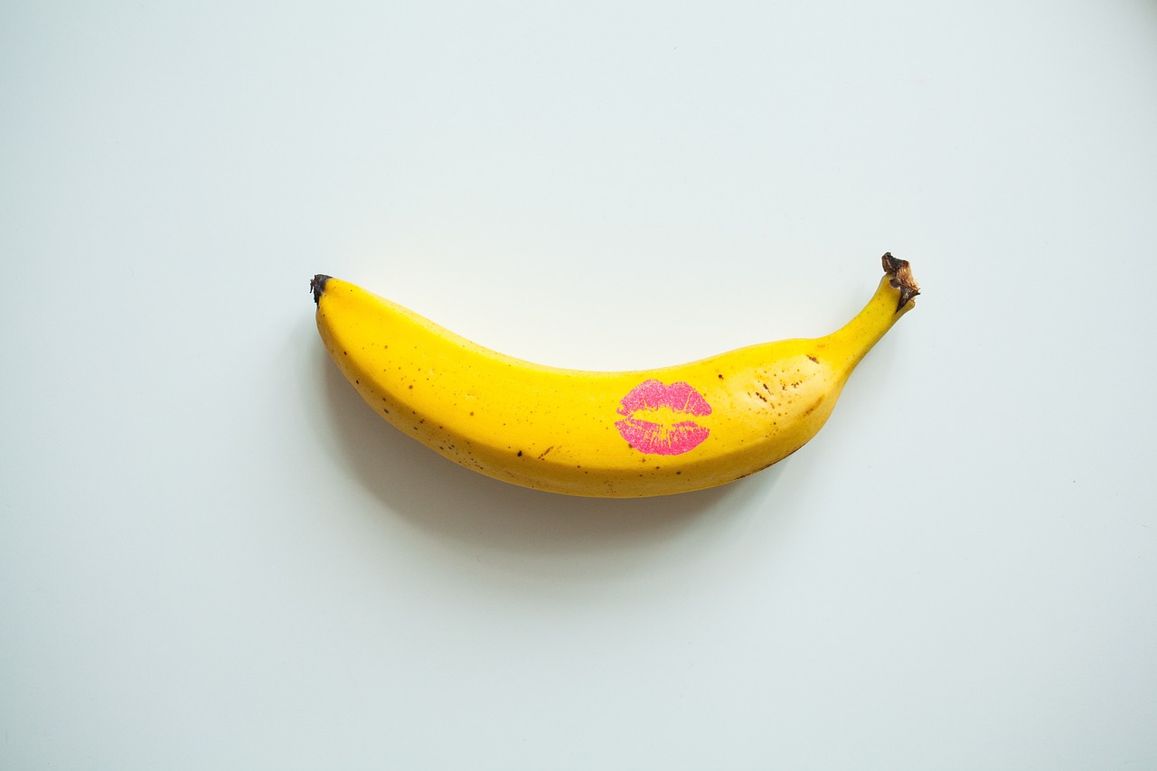 sexuality kiss on banana